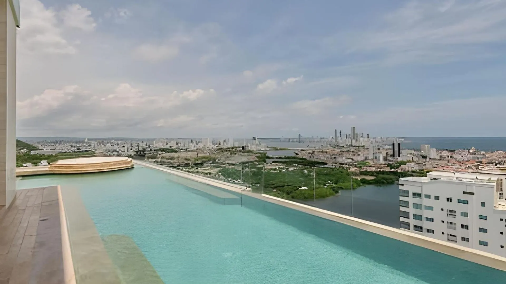 New Panoramic View, Infinite Pool/Historic Center Apartment Cartagena